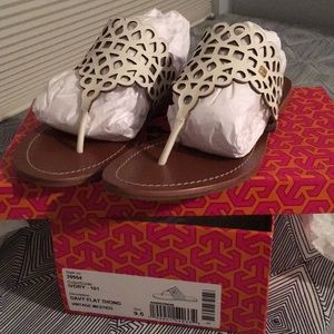Tory Burch Sandals: 9.5 Davy Flat Thong